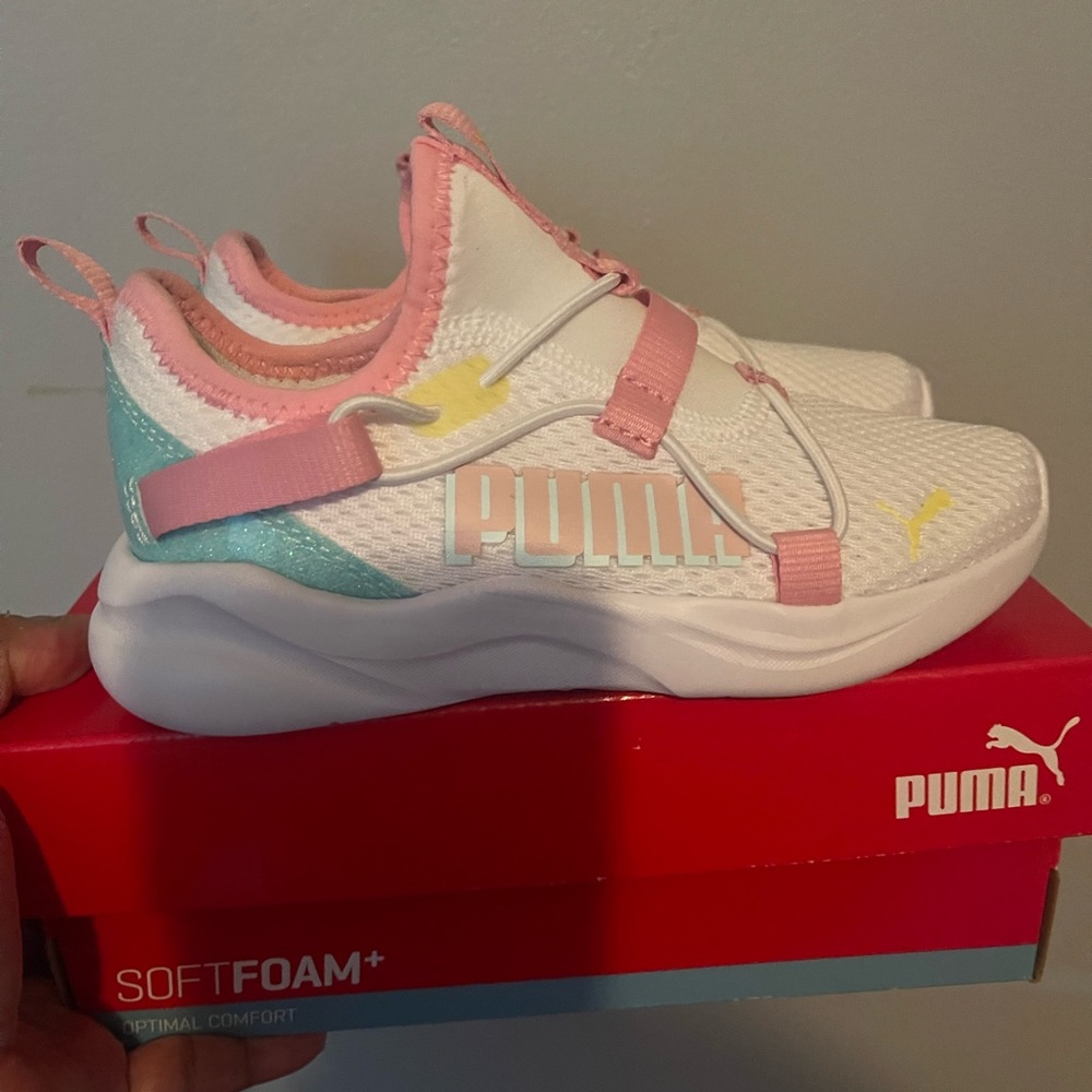 Size 12 girl pumas